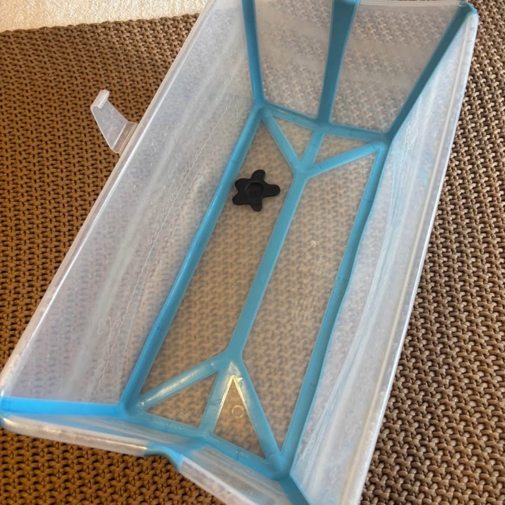 Stokke Flexi Bath XL with newborn insert